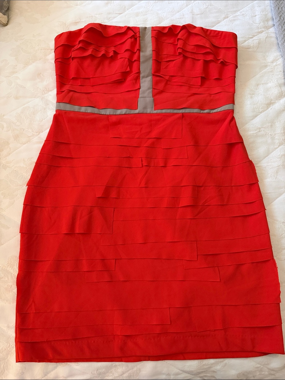 Gianni Bini Strapless Red Ruffle Layer Dress Gorgeous runs small size lg